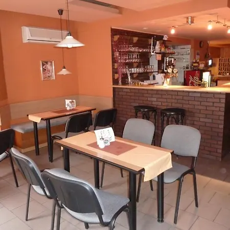 Pensionat Vis A Vis 3*